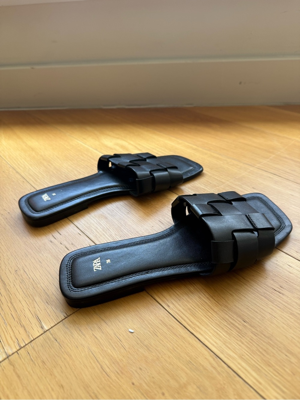 Zara NWOT Black Woven Leather Slide Sandals - Picture 2 of 4